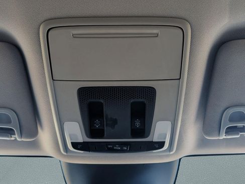 Used 2024 Honda Pilot Touring image 21