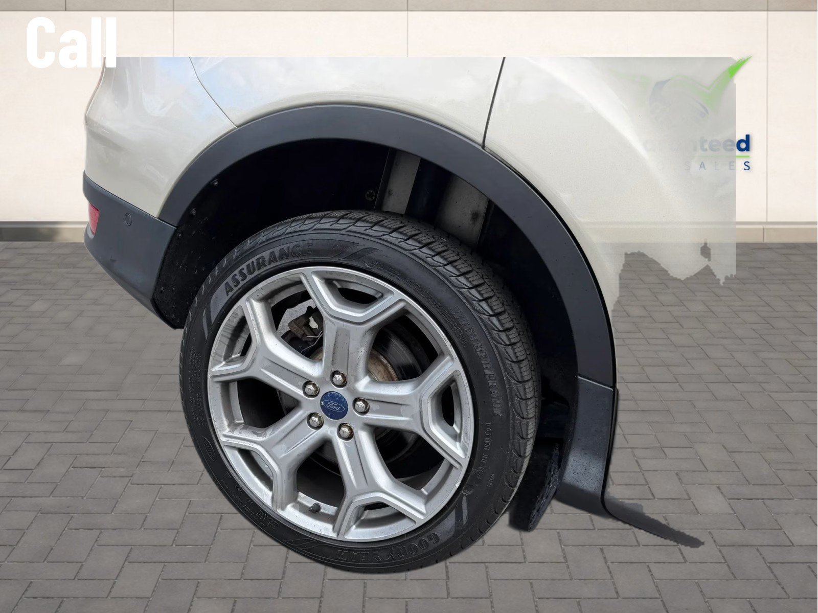 Used 2017 Ford Escape Titanium w/ Equipment Group 301A AWD/4WD image 10