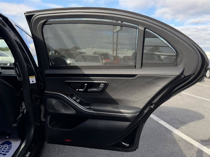 Used 2022 Mercedes-Benz S 580 4MATIC Sedan w/ Rear Seat Package image 55