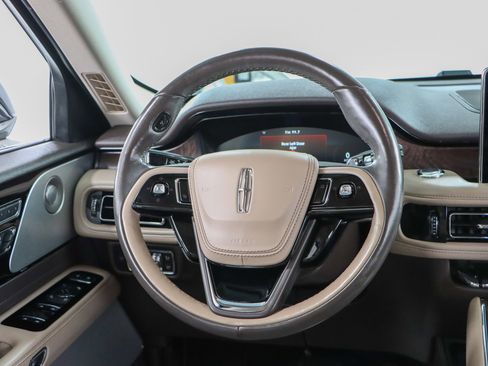 Used 2020 Lincoln Aviator Reserve w/ Equipment Group 202A image 12