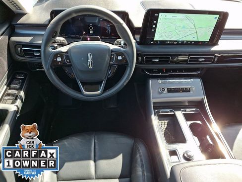 Used 2025 Lincoln Aviator AWD image 11