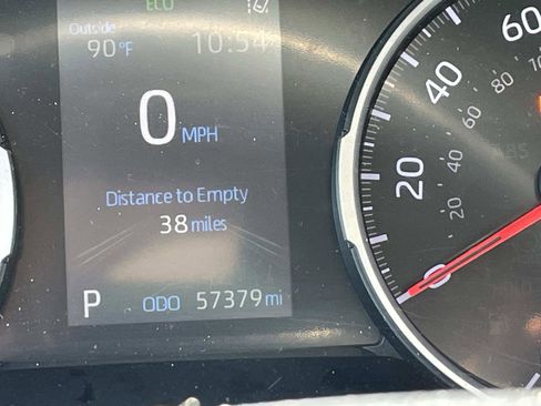 Used 2021 Toyota RAV4 LE FWD image 18