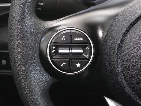 Used 2023 Kia Soul LX w/ LX Technology Package FWD image 19
