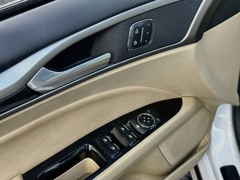 Used 2015 Ford Fusion SE w/ Equipment Group 202A FWD image 24