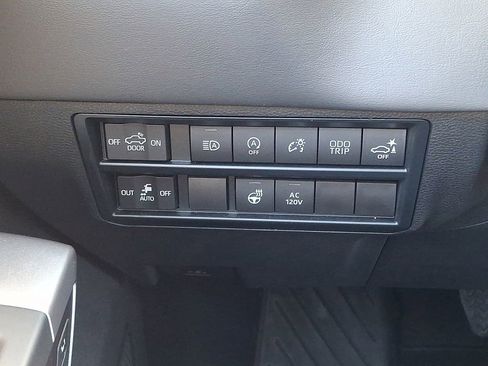 Used 2023 Toyota Tundra Platinum AWD/4WD image 28