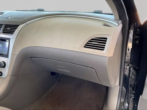 Used 2011 Chevrolet Malibu LS FWD image 17
