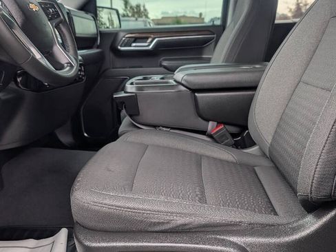 Used 2023 Chevrolet Silverado 1500 LT AWD/4WD image 12
