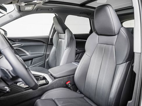 Certified 2025 Audi Q5 Premium Plus w/ Premium Plus AWD/4WD image 12