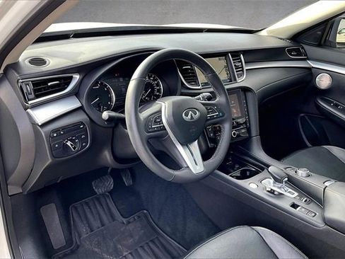 Used 2022 INFINITI QX50 Essential image 11