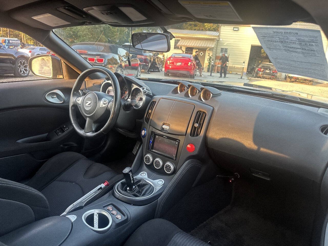 Used 2009 Nissan 370Z Coupe RWD image 31