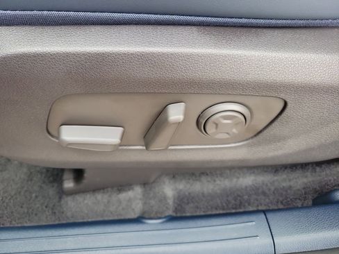 New 2026 Kia Carnival EX image 24