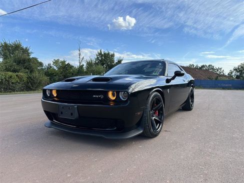 Used 2021 Dodge Challenger SRT Hellcat w/ Plus Package image 5