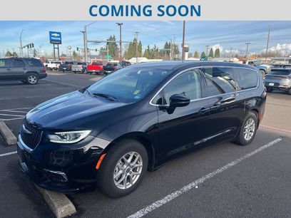 Used 2024 Chrysler Pacifica Touring-L