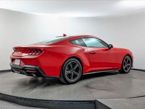 Used 2024 Ford Mustang Coupe RWD image 8