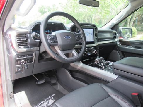 Used 2023 Ford F150 Lariat w/ Trailer Tow Package RWD image 17
