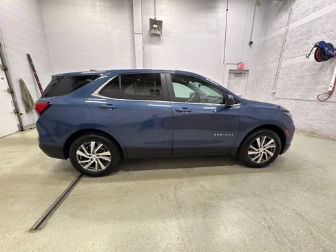 Used 2024 Chevrolet Equinox LT AWD/4WD image 3