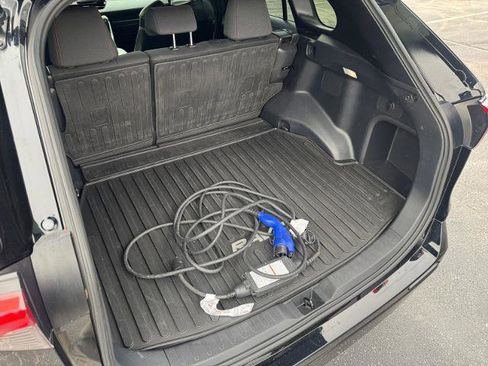 Used 2022 Toyota RAV4 SE image 16