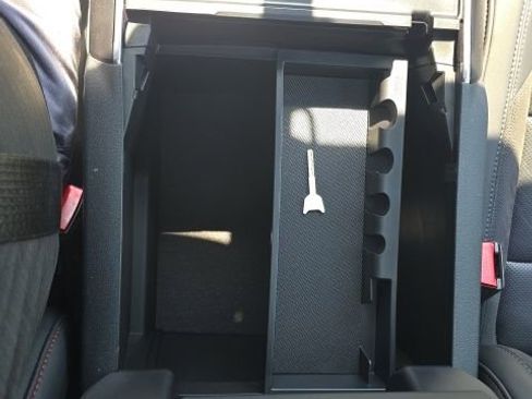 Used 2025 Ford F150 Raptor image 32