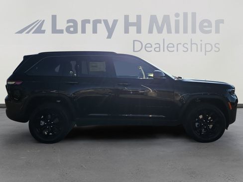 New 2026 Jeep Grand Cherokee Altitude AWD/4WD image 6