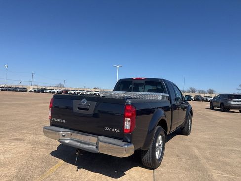 Used 2016 Nissan Frontier SV image 22