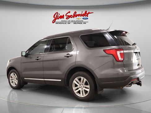 Used 2019 Ford Explorer XLT AWD/4WD image 4