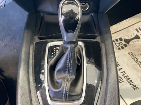 Used 2020 Nissan Rogue SV AWD/4WD image 22