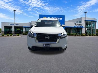 Used 2025 Nissan Pathfinder SV