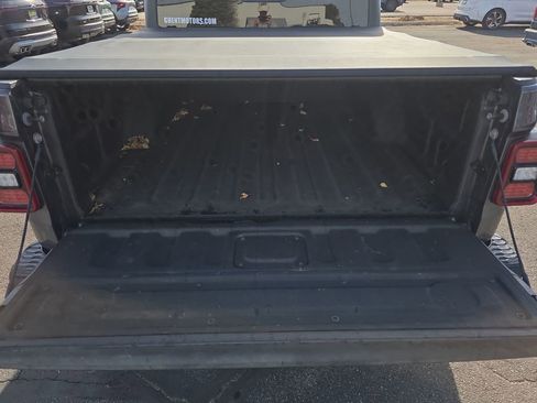 Used 2023 Jeep Gladiator Rubicon w/ Cold Weather Group image 33