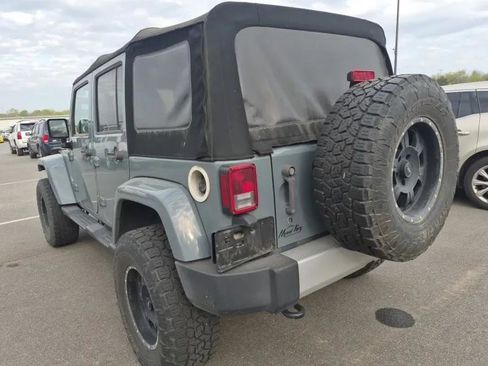 Used 2015 Jeep Wrangler Unlimited Sahara w/ Connectivity Group image 3