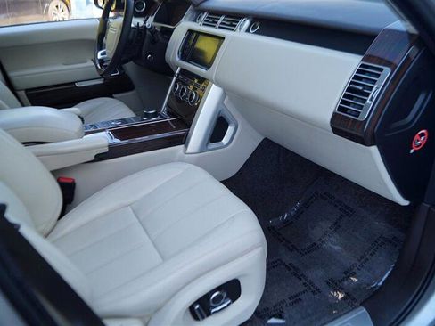 Used 2016 Land Rover Range Rover HSE image 11