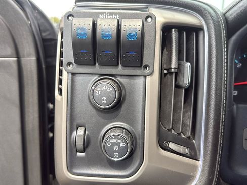 Used 2018 GMC Sierra 1500 Denali AWD/4WD image 14