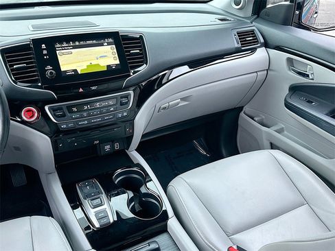 Used 2019 Honda Pilot Touring image 24