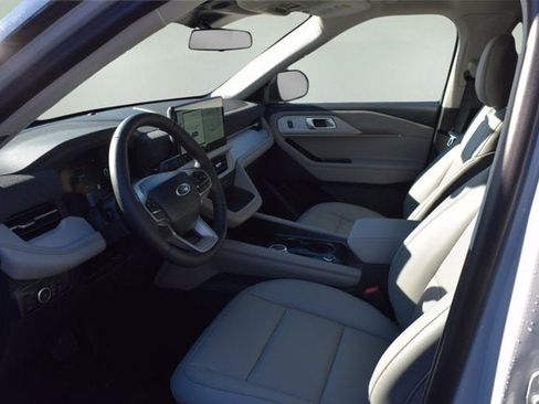 New 2026 Ford Explorer Active w/ Active Comfort Package image 6