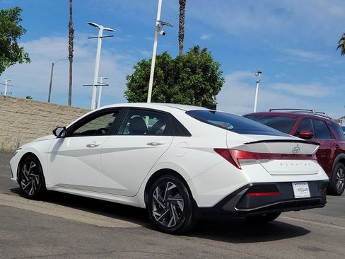 Used 2025 Hyundai Elantra Sport FWD image 2