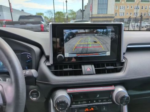 Used 2025 Toyota RAV4 XLE w/ Convenience Package image 20
