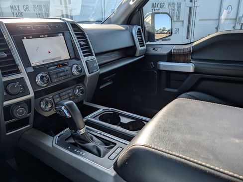 Used 2019 Ford F150 Lariat w/ Equipment Group 502A Luxury AWD/4WD image 33