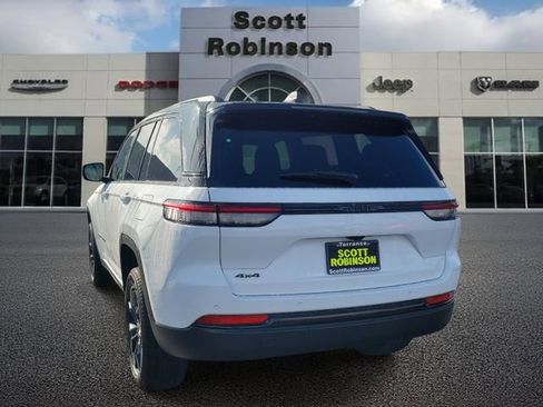 New 2025 Jeep Grand Cherokee Limited image 3