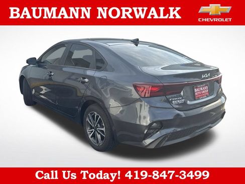 Used 2024 Kia Forte LXS w/ LXS Technology Package FWD image 5
