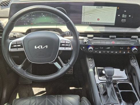 Certified 2025 Kia Telluride SX Prestige X-Line AWD/4WD image 10