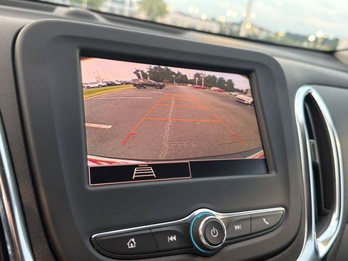 Used 2024 Chevrolet Equinox LT FWD image 24
