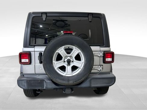 Used 2019 Jeep Wrangler Unlimited Sport S AWD/4WD image 4