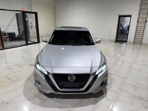 Used 2020 Nissan Altima 2.5 SL FWD image 2