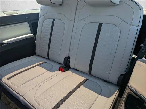 Used 2025 Rivian R1S Adventure AWD/4WD image 26