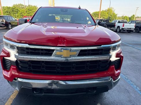 Used 2024 Chevrolet Silverado 1500 LT AWD/4WD image 3