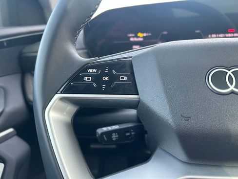 Used 2025 Audi Q5 Premium w/ Convenience Package image 11