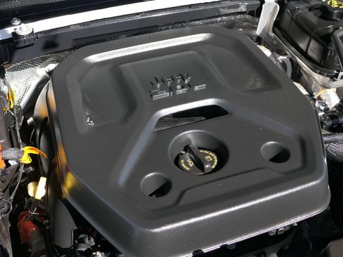 Used 2024 Jeep Wrangler Unlimited image 28