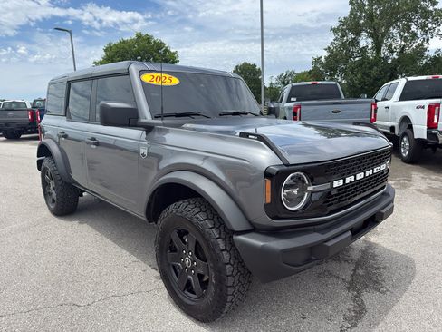 Certified 2025 Ford Bronco Big Bend w/ Black Appearance Package AWD/4WD image 3