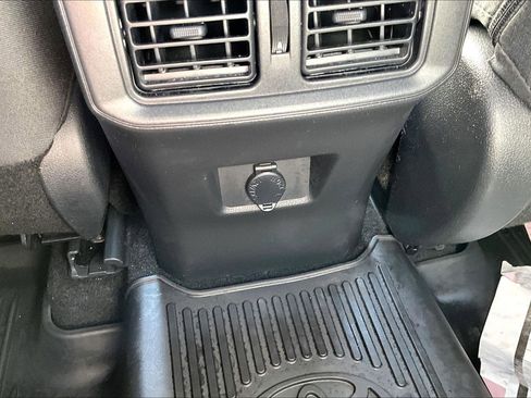 Used 2023 Toyota RAV4 LE image 34