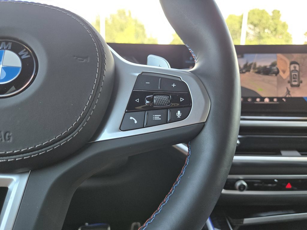 Certified 2025 BMW X7 M60i AWD/4WD image 33