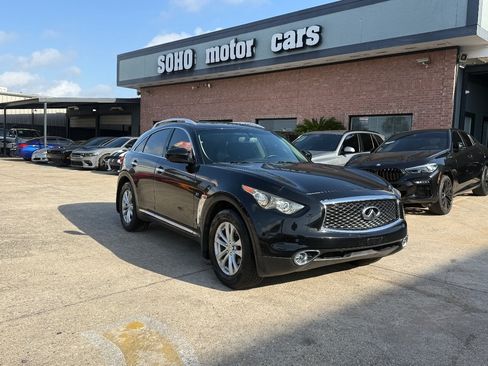 Used 2017 INFINITI QX70 2WD w/ Premium Package image 2
